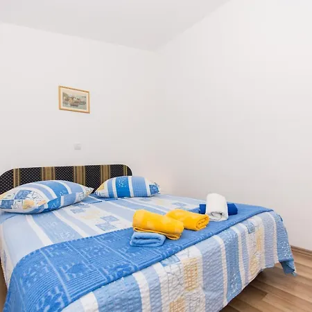 Nikolina Apartament *